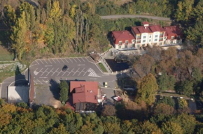Гостиница Hotel Loucky, Литвинов